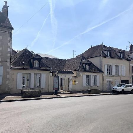 Superbe Duplex Centre-Ville Avec Parking Gratuit Auxerre Exteriör bild
