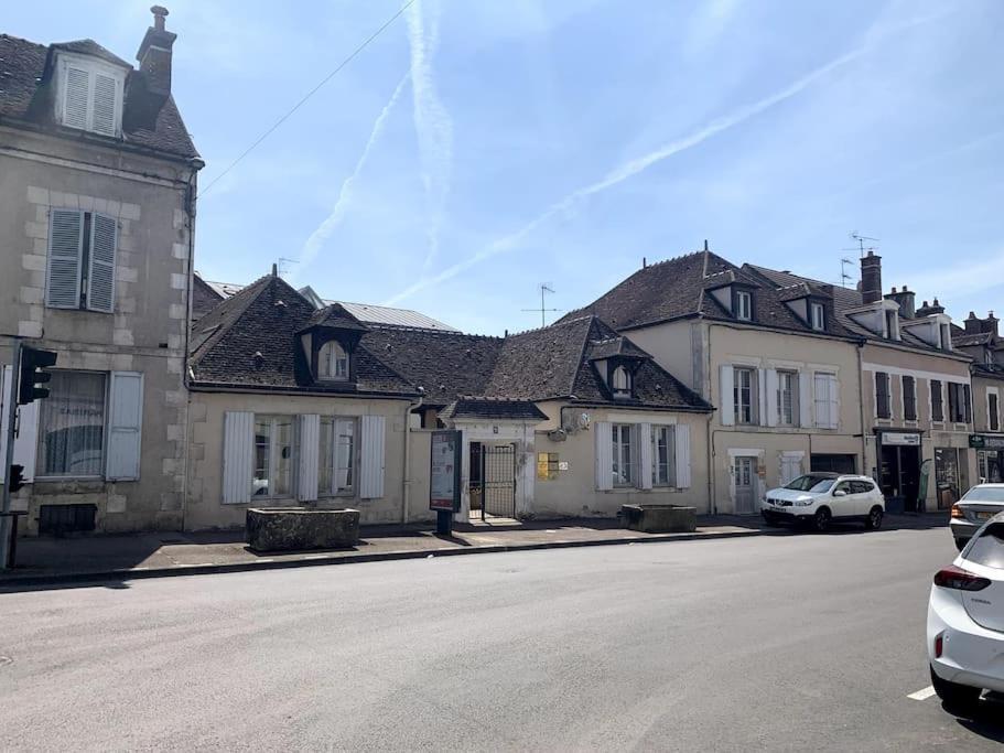 Superbe Duplex Centre-Ville Avec Parking Gratuit Auxerre Exteriör bild